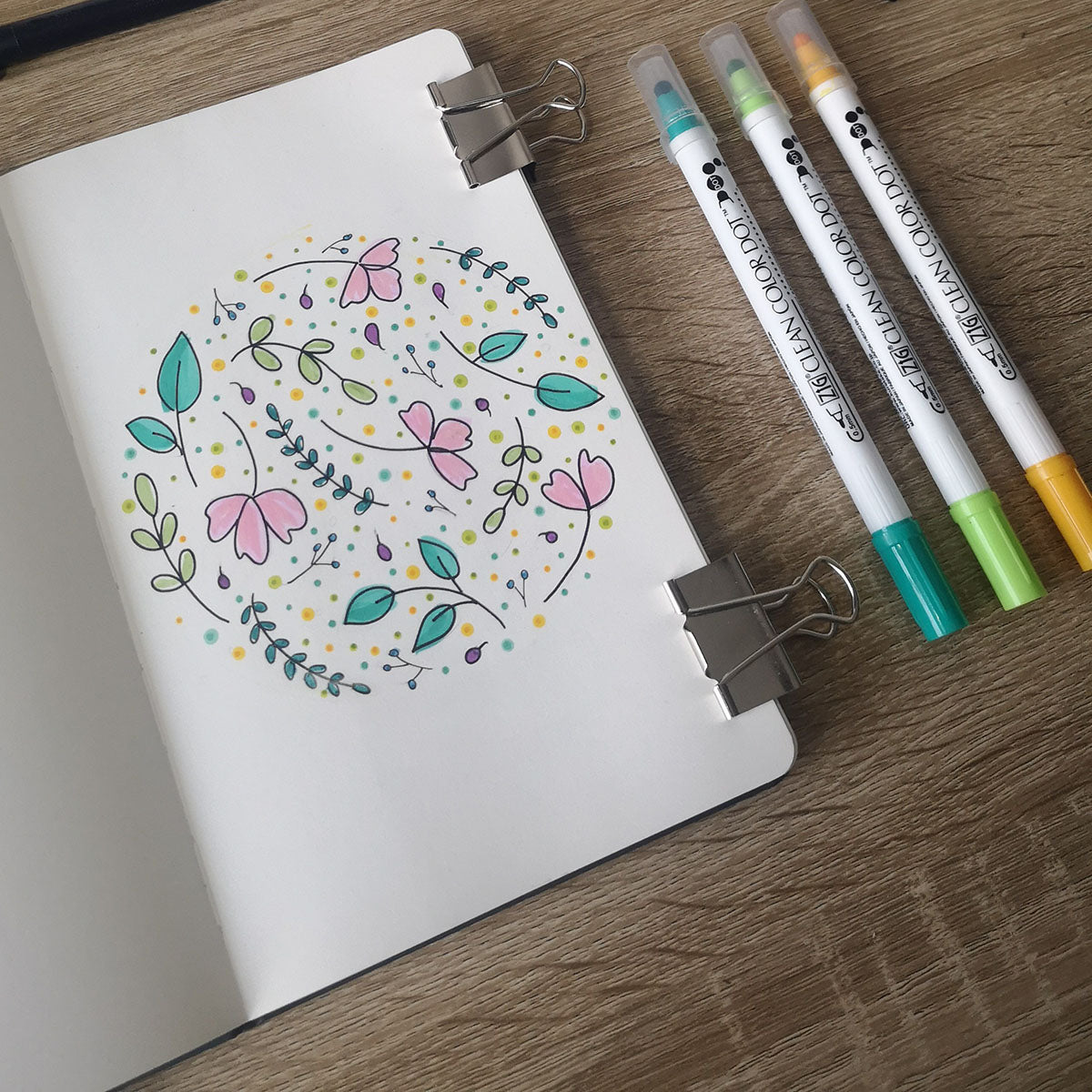 Zig Kuretake Clean Color DOT Pen 4 Set