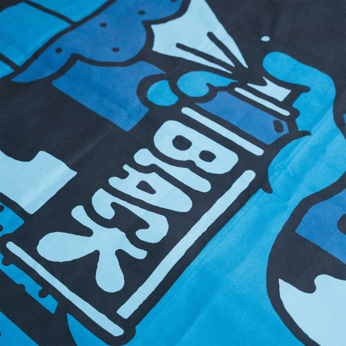 Montana Cans Packable Microfibre Beach Towel Spray Foot